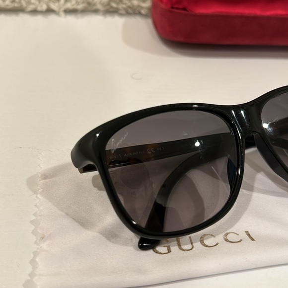 Authentic Gucci Rectangle Sunglasses! Model: GG 3613 - Picture 10 of 16